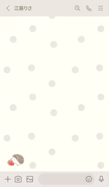 [LINE着せ替え] ハリネズミと苺 ベージュ ドット 2の画像2